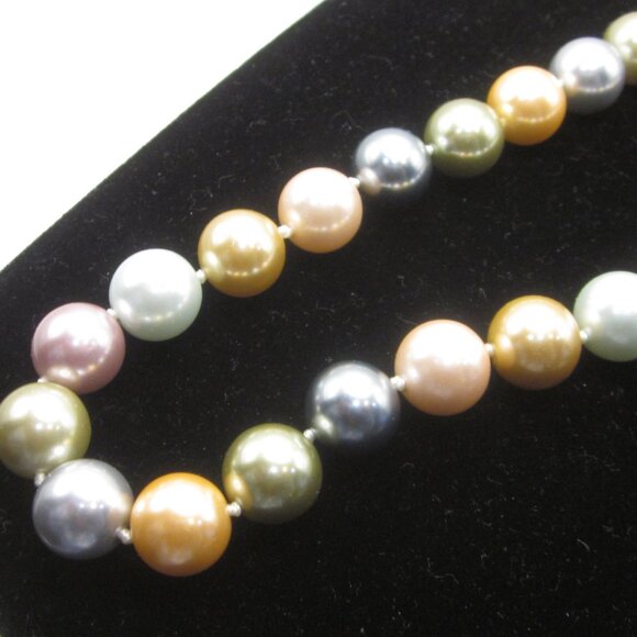 Kenneth Jay Lane Faux Pearl Pastel Necklace - Picture 3 of 4